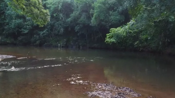 Jovem de 27 anos morre afogado e corpo é encontrado em rio de Campo Erê