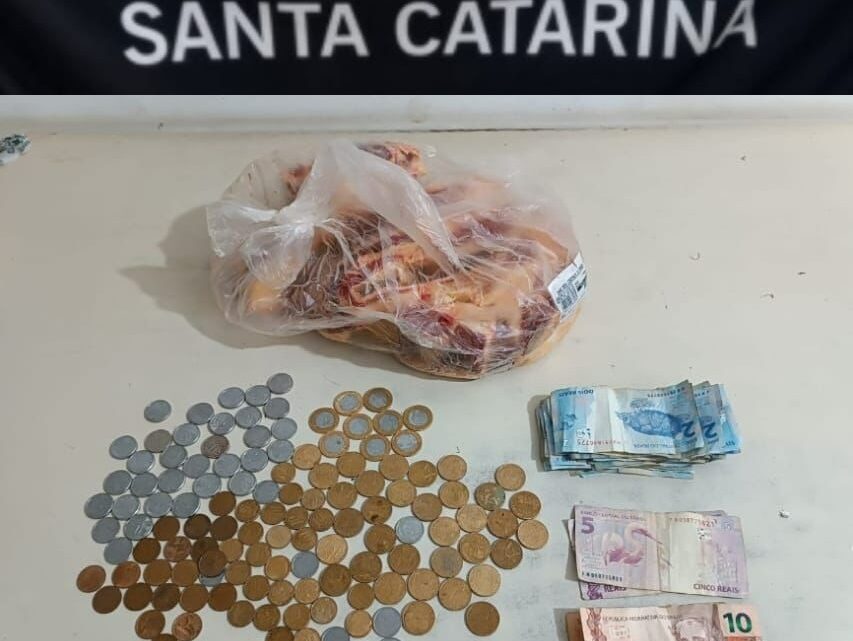 Dupla é presa com dinheiro na cueca após furto em conveniência no Sul de SC