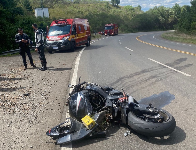 Motociclista morre após sair da pista em rodovia do Meio-Oeste de SC