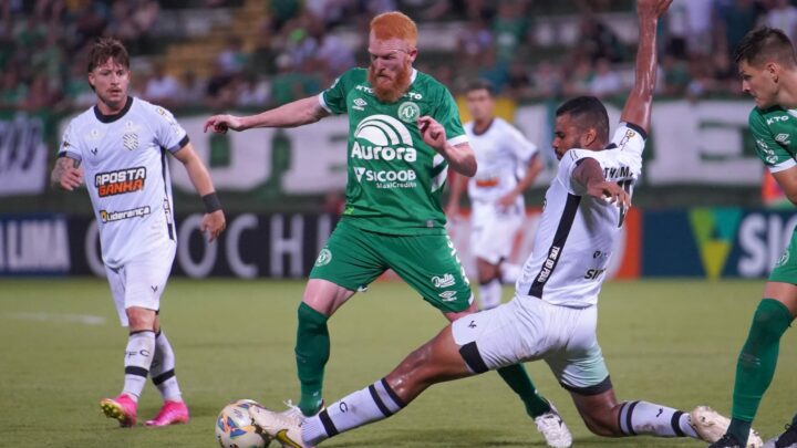 Chapecoense perde para o Figueirense e se complica no catarinense