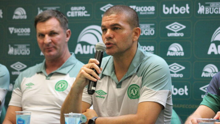 Umberto Louzer é o novo técnico da Chapecoense