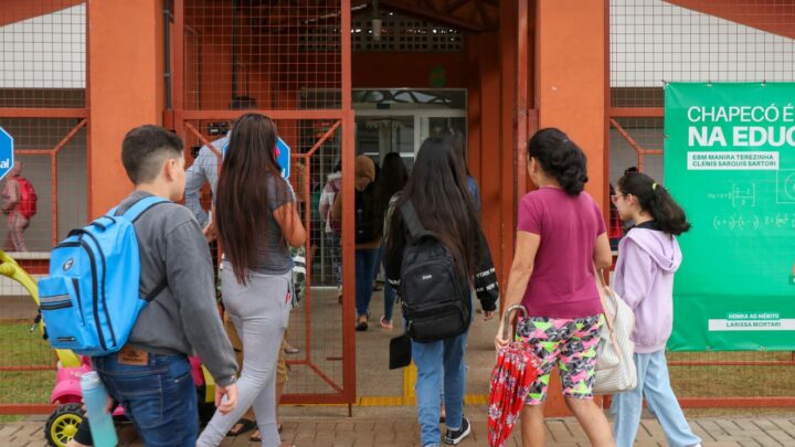 27 mil alunos da Rede Municipal de Ensino retornam às aulas em Chapecó