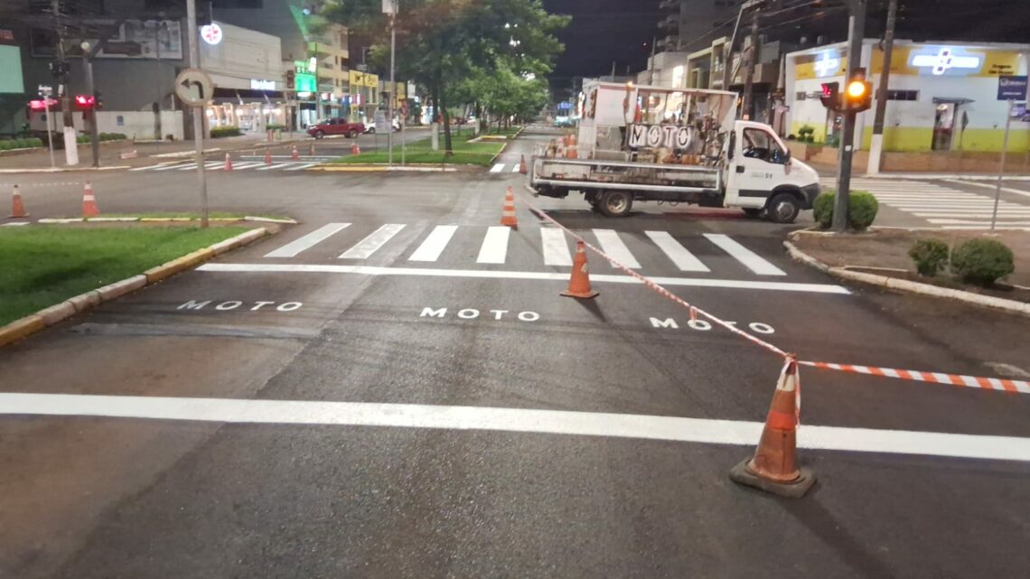 Motos terão espaço prioritário em semáforo da avenida Getúlio Vargas com a São Pedro