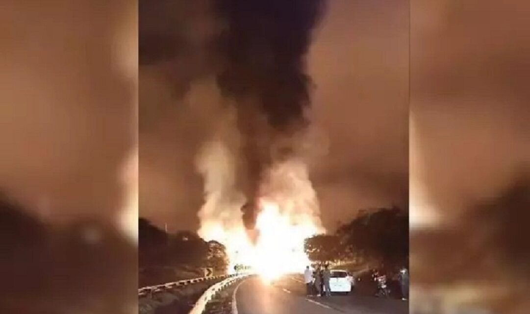 Vídeo: caminhão com carga de aerossol explode e mata motorista