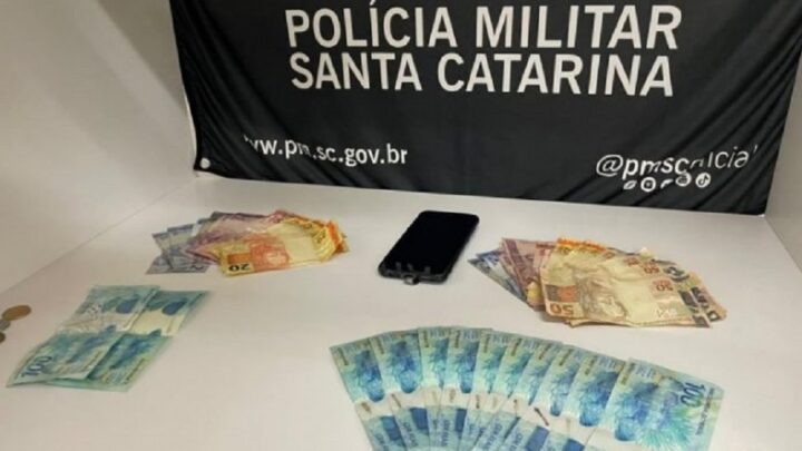 PM de Concórdia prende homem e apreende adolescente repassando notas falsas