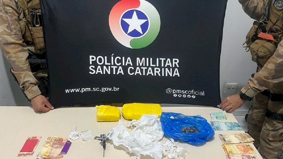 Trio é detido com drogas após abordagem veicular em São Miguel do Oeste