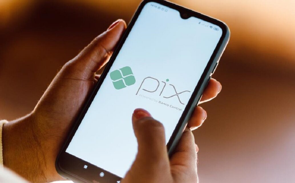 Pix bate recorde e se aproxima de 180 milhões de transações em um dia