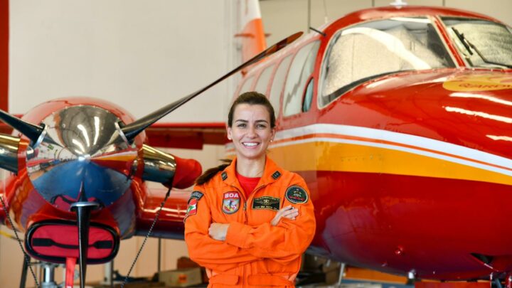 Corpo de Bombeiros tem a primeira mulher piloto de avião da segurança pública do estado