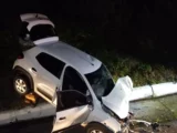 Colisão entre carro e caminhão deixa mulher ferida em Cordilheira Alta