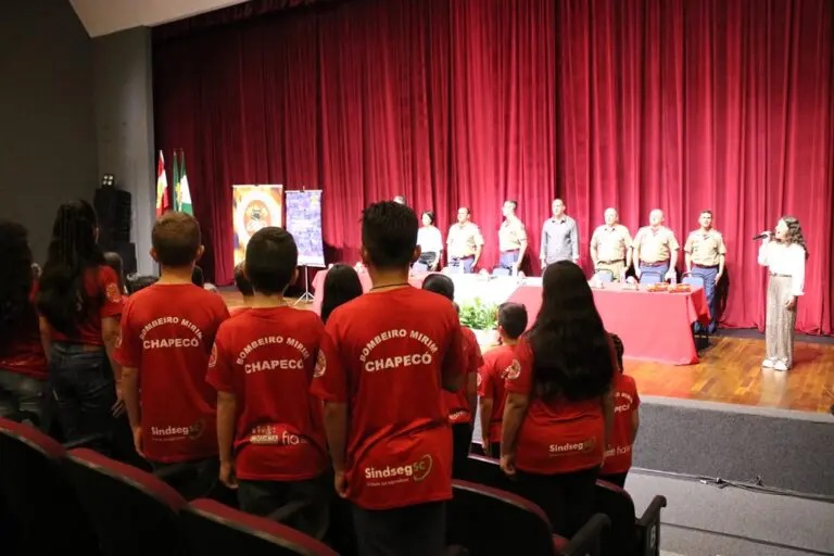 Programa Bombeiro Mirim deve atender 500 estudantes em Chapecó