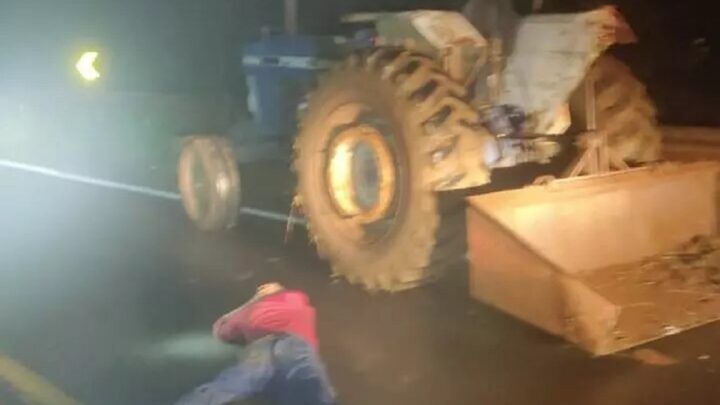 Homem furta trator e acaba preso na SC-163 em Descanso