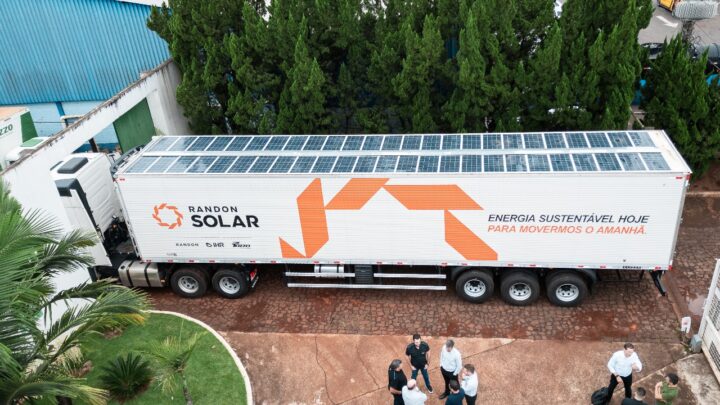 Carreta refrigerada com energia solar chega a Santa Catarina para testes