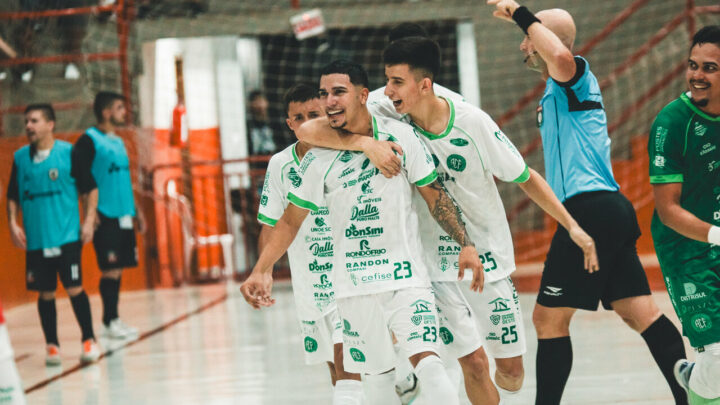 Com grande público, Chapecoense Futsal vence a terceira na Série Prata