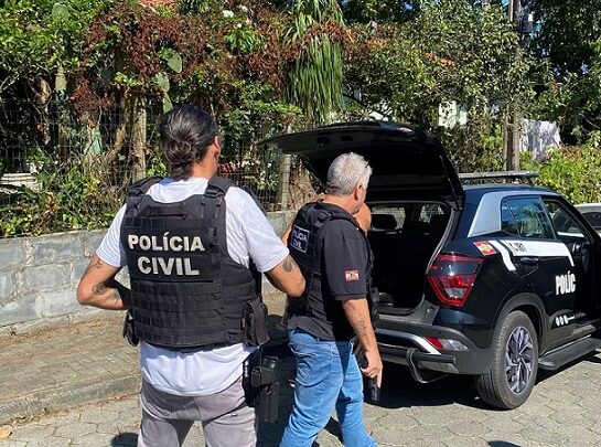 Casal é preso por agredir idosa de 74 anos em SC