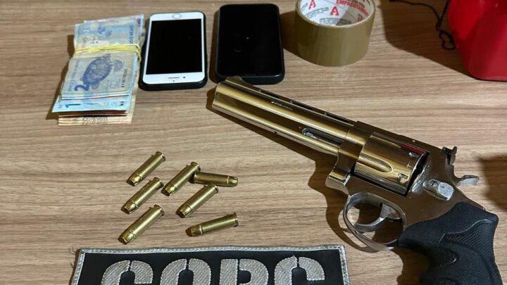 Polícia Civil prende dois homens por tráfico de drogas e posse ilegal arma de fogo em São Carlos