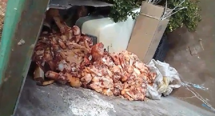 Vigilância Sanitária flagra descarte irregular de restos bovinos em Faxinal dos Guedes