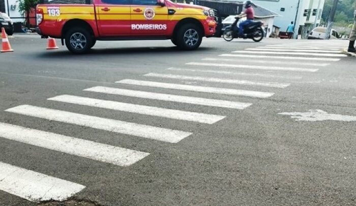 Mulher é atropelada na faixa de pedestres em Quilombo