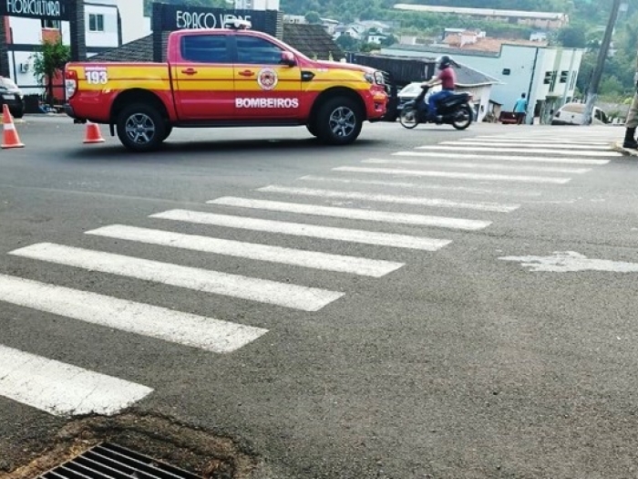 Mulher é atropelada na faixa de pedestres em Quilombo