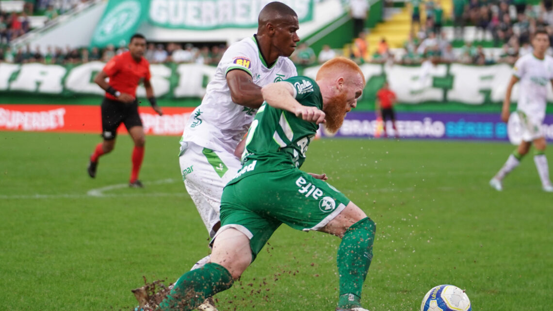 Chapecoense e América-MG empatam na Arena Condá