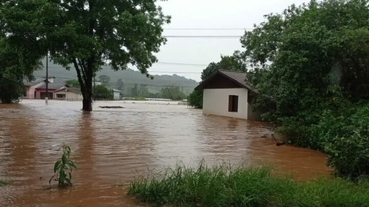 Chuvas no RS: sobe para 24 o número de mortos; 14,5 mil pessoas estão fora de casa