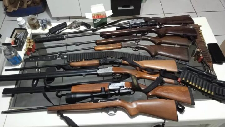 Operação Mercado Negro prende seis pessoas e 15 armas no Oeste de SC