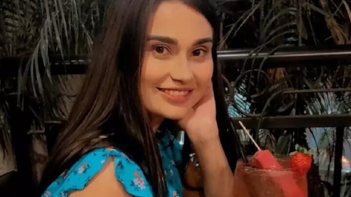 Homem mata esposa a facadas após flagrar ela com amante em motel