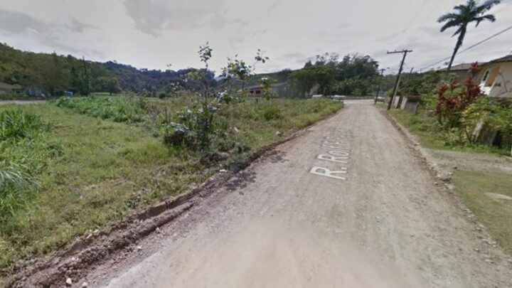 Homem é morto após ser surpreendido na janela da própria casa em SC