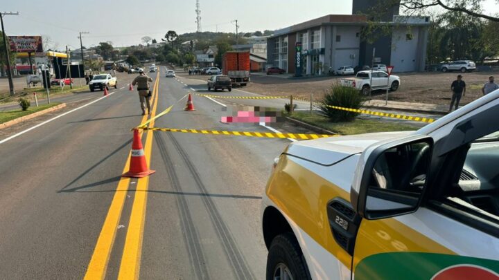 Filha de candidata a vereadora morre atropelada por caminhão na SC-480
