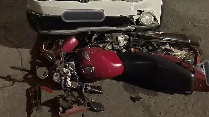 Acidente entre carro e motocicleta deixa uma mulher ferida no Oeste de SC