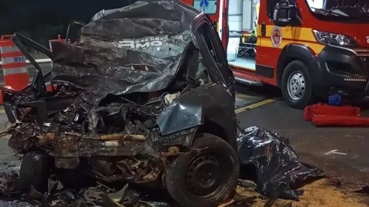 Trágico acidente entre carro e caminhão deixa uma morte na BR-282