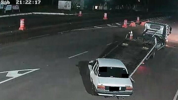 Polícia flagra 8 pessoas dentro de Chevette em Chapecó
