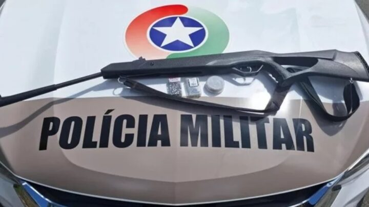 Homem é preso após ameaçar esposa com espingarda em SC
