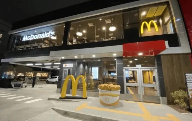 Surto de bactéria provoca morte e dezenas de internações após consumo de lanche