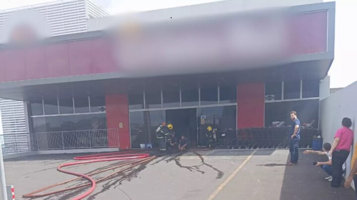 Princípio de incêndio em supermercado mobiliza bombeiros em Chapecó