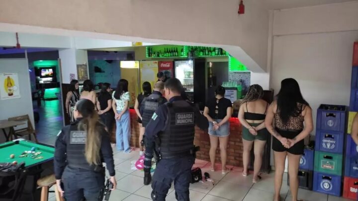 Prefeitura de Chapecó interdita estabelecimento no terminal urbano por atividade de prostituição envolvendo estrangeiros
