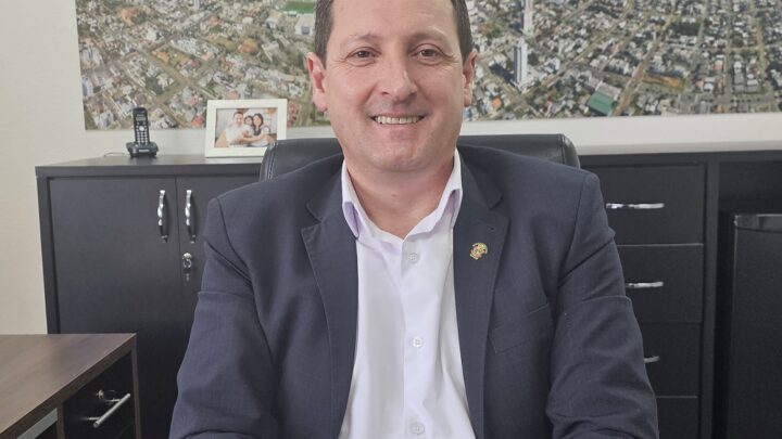 Claimar de Conto assume Legislativo de Chapecó e fala em transparência dos trabalhos