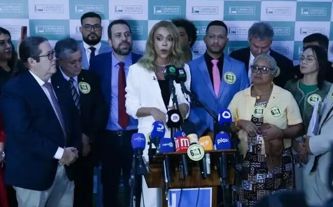 Semana de 4 dias? PEC contra escala 6×1 avança na Câmara com 234 assinaturas