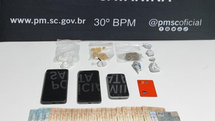 Homem com tornozeleira eletrônica é preso por tráfico de drogas após pedido de socorro em Xanxerê