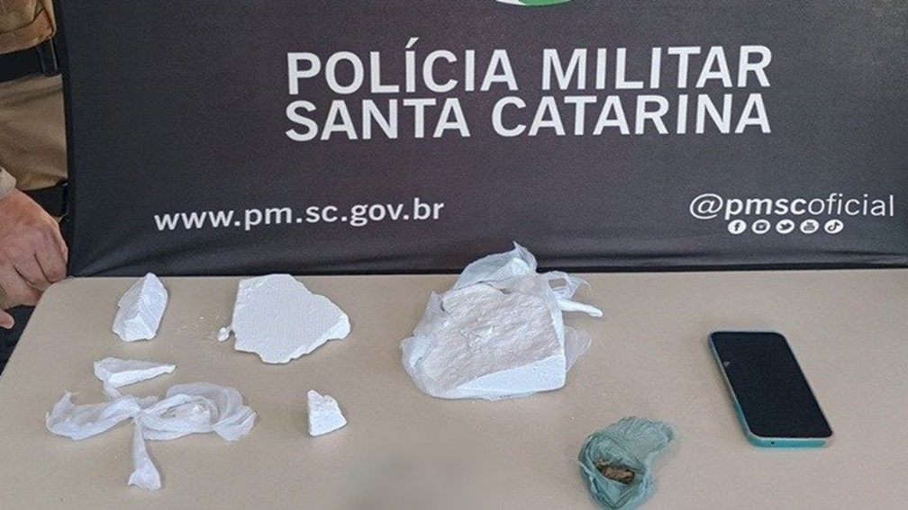 Duas pessoas são detidas em ocorrências distintas de tráfico de drogas em Chapecó Duas pessoas são detidas em ocorrências distintas de tráfico de drogas em Chapecó