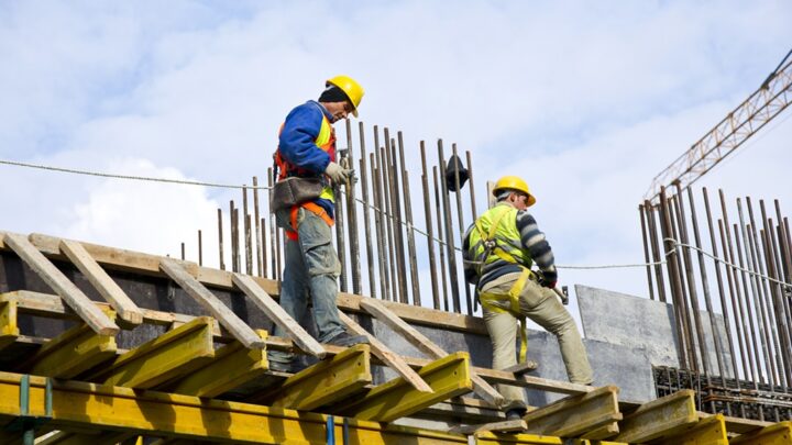 Indústria de SC gera 31,1 mil vagas em 2024