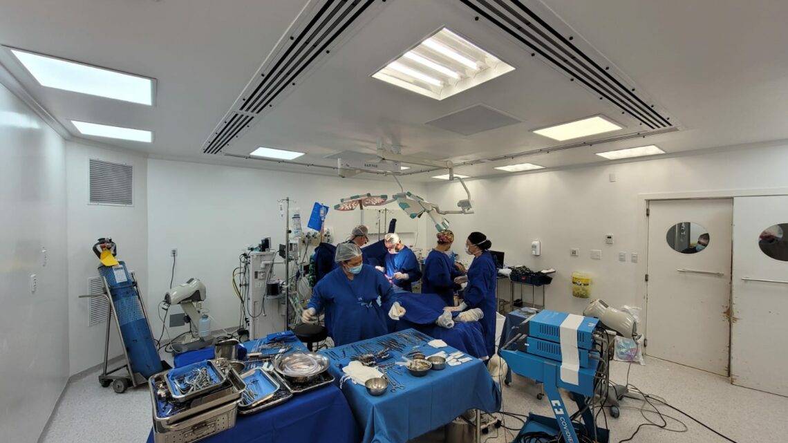 Hospital Regional de Oeste realiza primeira cirurgia cardíaca pelo SUS, após habilitação pelo Estado Hospital Regional de Oeste realiza primeira cirurgia cardíaca pelo SUS, após habilitação pelo Estado