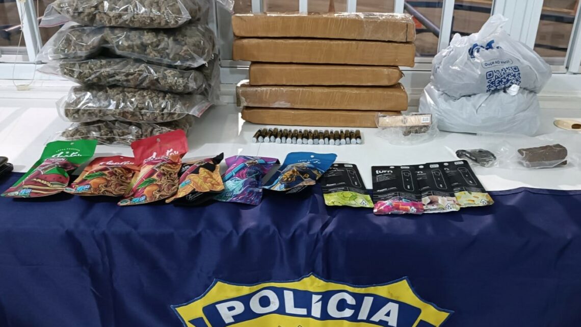 Na BR-282 em Lages, homem é preso com maconha, skunk, haxixe e óleo de THC Na BR-282 em Lages, homem é preso com maconha, skunk, haxixe e óleo de THC