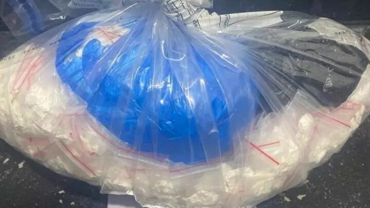 Casal que vendia drogas por delivery é preso em SC