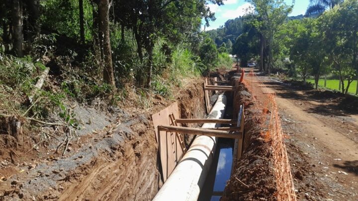 CASAN avança em trecho de adutora do projeto Chapecozinho
