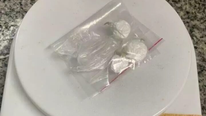 Casa vira ponto de drogas e cinco pessoas são presas em Capinzal