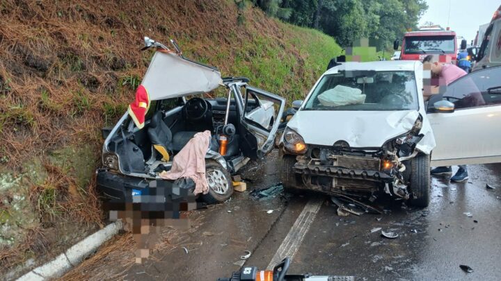 Grave colisão deixa três feridos, incluindo um bebê, na BR-282