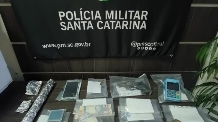 Homem é preso por porte ilegal de arma de fogo e tráfico de drogas em Maravilha