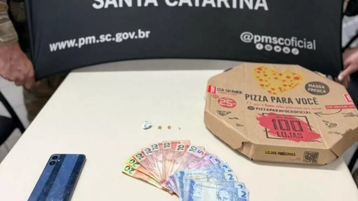 Entrega premiada: mulher é flagrada trocando pizza por drogas e acaba presa em SC