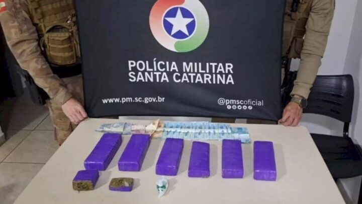 Fuga em alta velocidade em Chapecó termina com apreensão de 3,4 kg de maconha