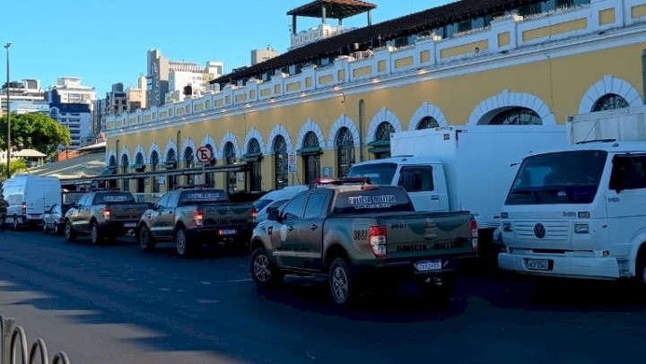 Mais de uma tonelada de pescados é apreendida em fiscalização no Mercado Público de Florianópolis Mais de uma tonelada de pescados é apreendida em fiscalização no Mercado Público de Florianópolis